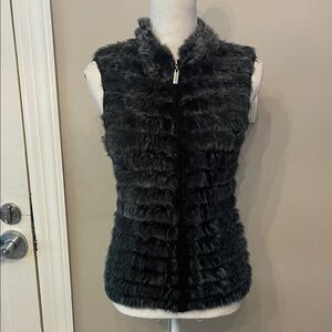 Chic Black Faux Fur Vest for Women